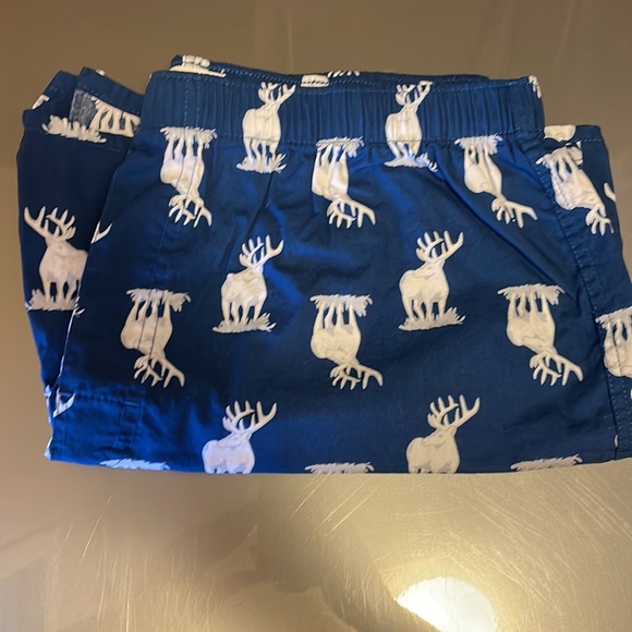 SOLD Bundle of 4 NWOT Old Navy Patterned Boxer Shorts - Picture 3 of 6